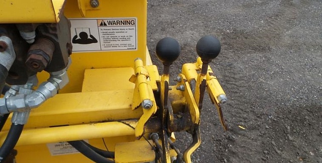 Мини укладчик асфальта на гусеничном ходу TP411